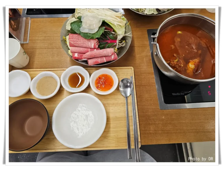 샤브촌-닭복음탕 꽃삼합 샤브샤브