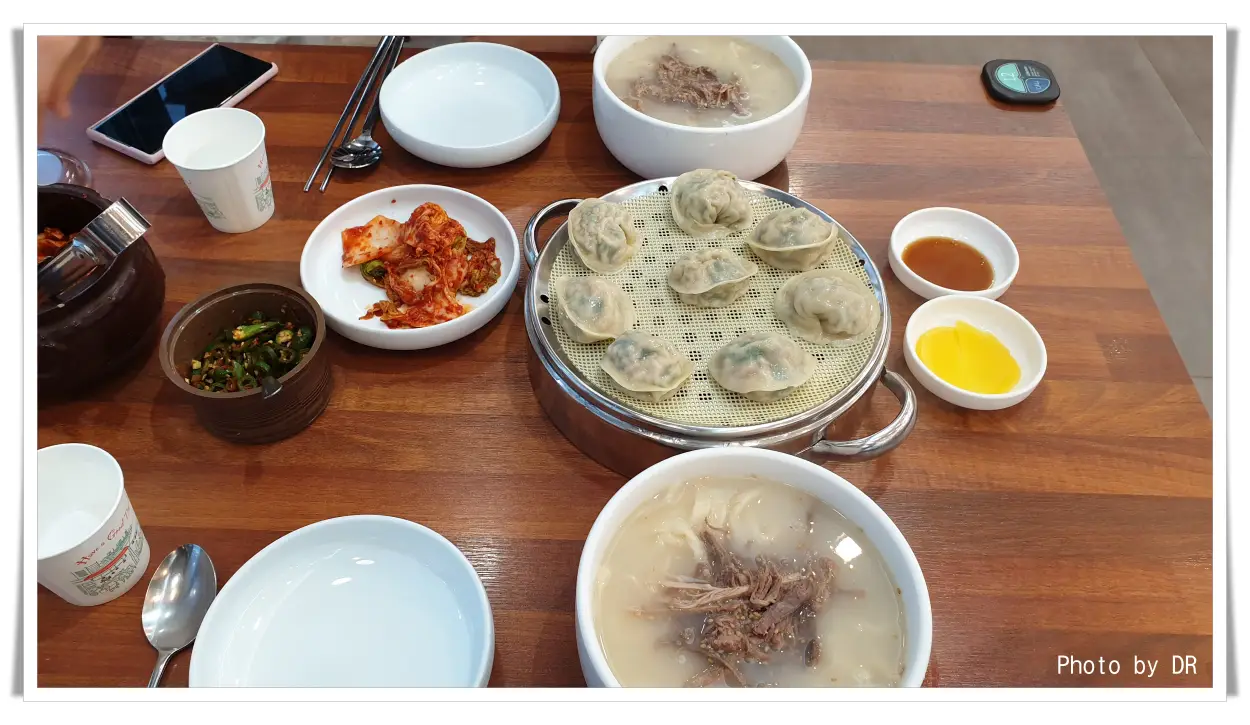 홍두깨-칼국수와만두
