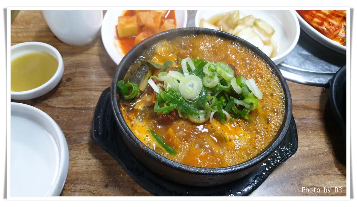 삼식이감자탕뼈해장국-뼈해장국